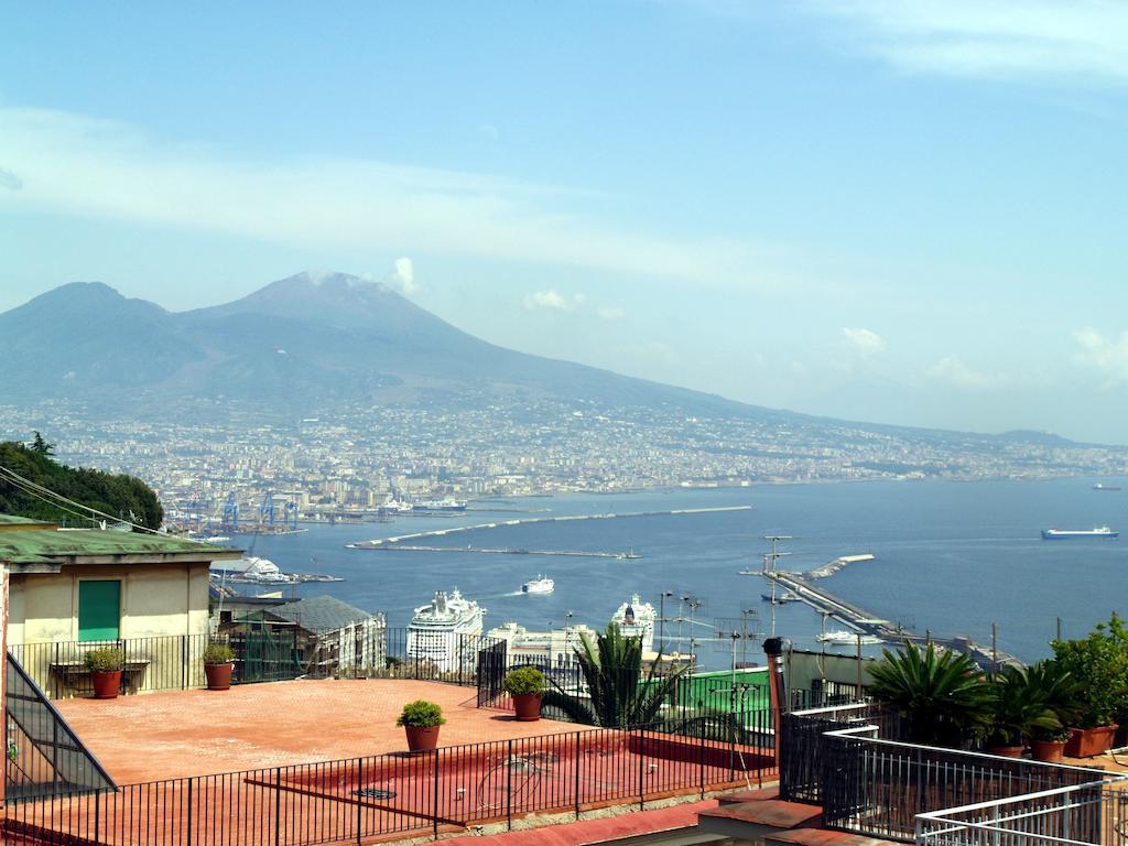 Una Terrazza Sul Golfo Nápoles Exterior foto